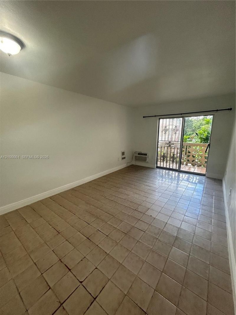 2441 NW 13th St , Unit 81, Miami, FL 33125 Photo