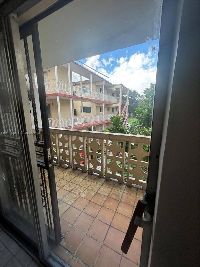 2441 NW 13th St , Unit 81, Miami, FL 33125 Photo