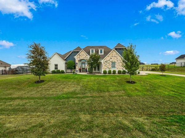 468 Red Bird Drive , Springtown, TX 76082