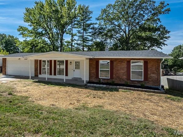 1267 Craig Road , Unincorporated, MO 63146