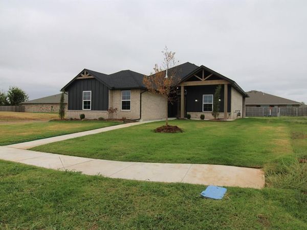 606 Laurel Grove, Washington, OK 73093