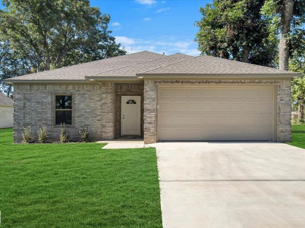 204 E Gum, Walnut Ridge, AR 72476