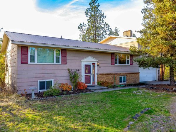 27111 N BEAR LAKE Rd, Chattaroy, WA 99003