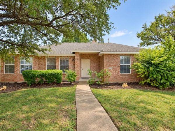 2040 Garden Crest Lane , Dallas, TX 75232
