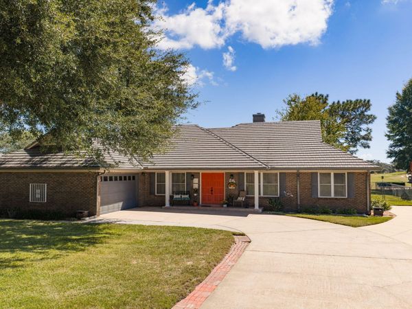 136 COUNTRY CLUB Road, Shalimar, FL 32579