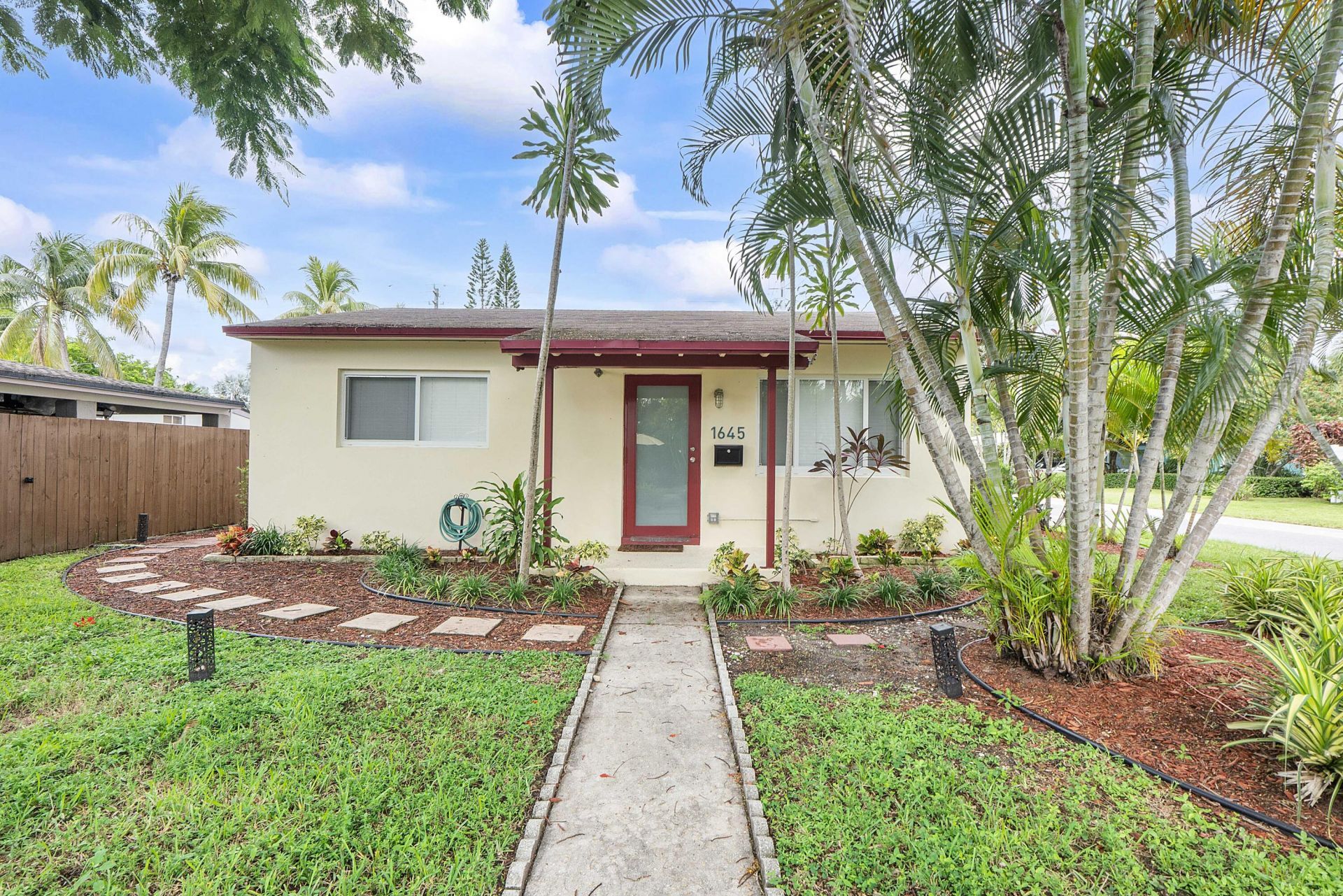 1645 NE 16th Avenue, Fort Lauderdale, FL 33305 Main Photo