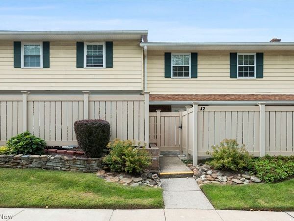 7970 Mentor Avenue, Unit J02, Mentor, OH 44060