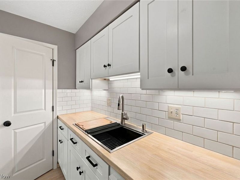 7970 Mentor Avenue, Unit J02, Mentor, OH 44060 Photo 14