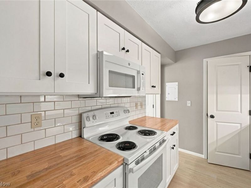7970 Mentor Avenue, Unit J02, Mentor, OH 44060 Photo 14