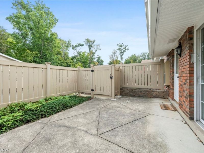 7970 Mentor Avenue, Unit J02, Mentor, OH 44060 Photo 5