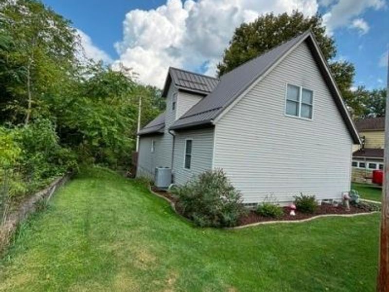 120 3rd Avenue SE, Beach City, OH 44608 Photo 9