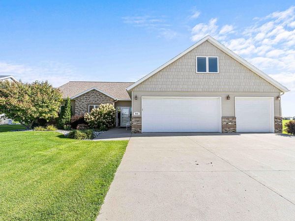 812 S 36th Street S, Moorhead, MN 56560