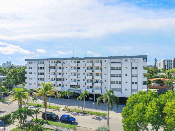 1720 JEFFERSON Street, Unit 212, Hollywood, FL 33020
