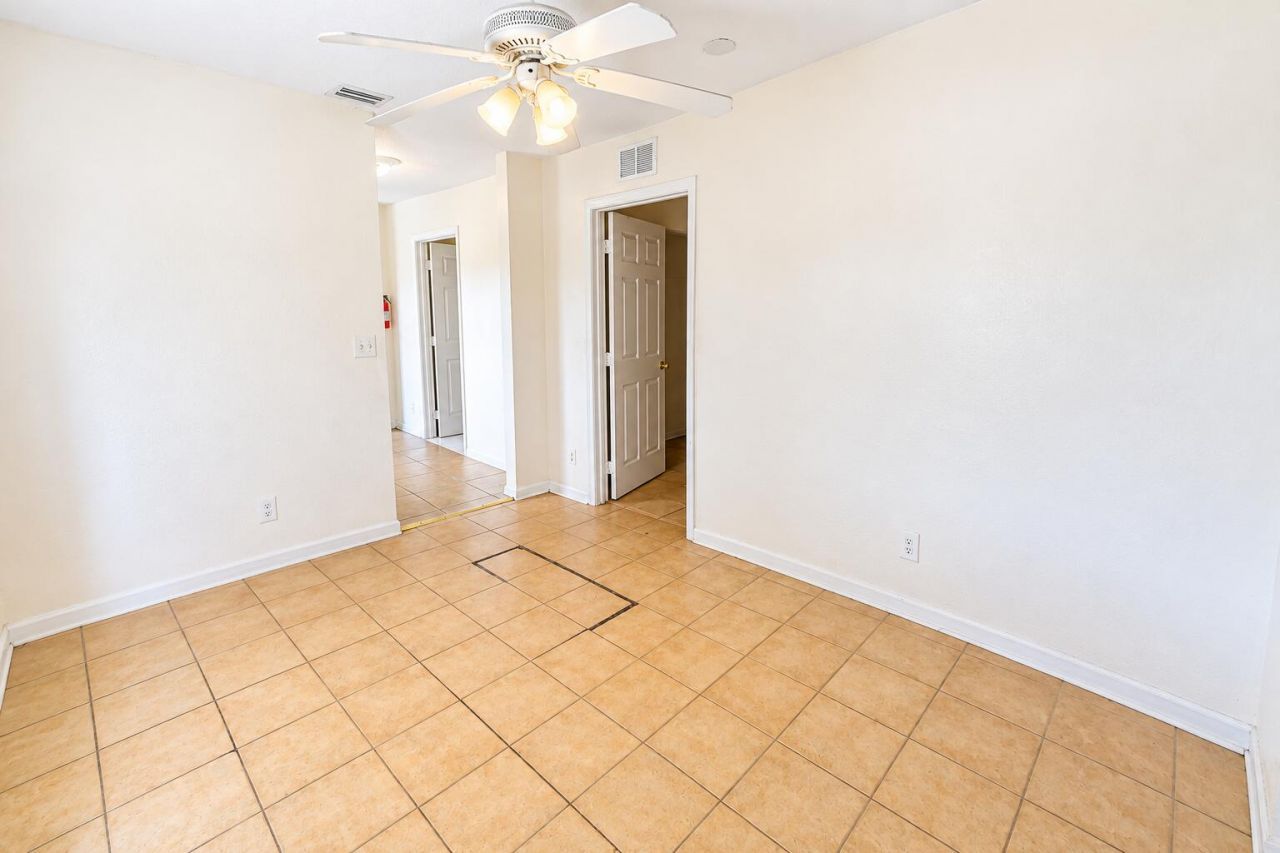 11 S D Street, Lake Worth Beach, FL 33460 Photo