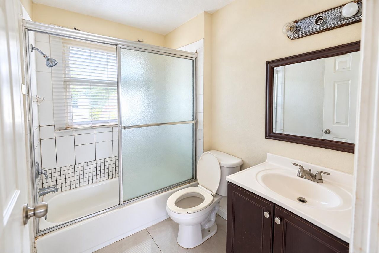 11 S D Street, Lake Worth Beach, FL 33460 Photo