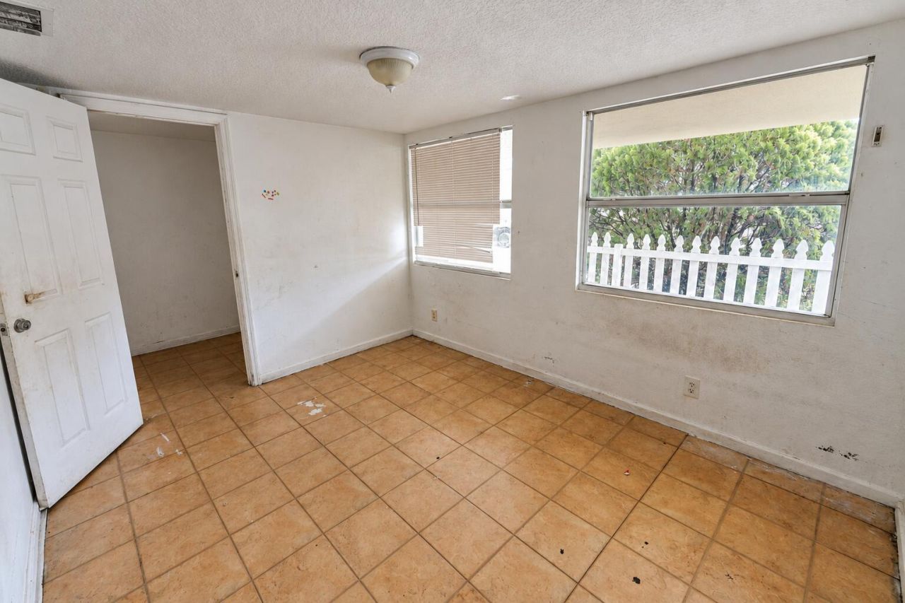 11 S D Street, Lake Worth Beach, FL 33460 Photo