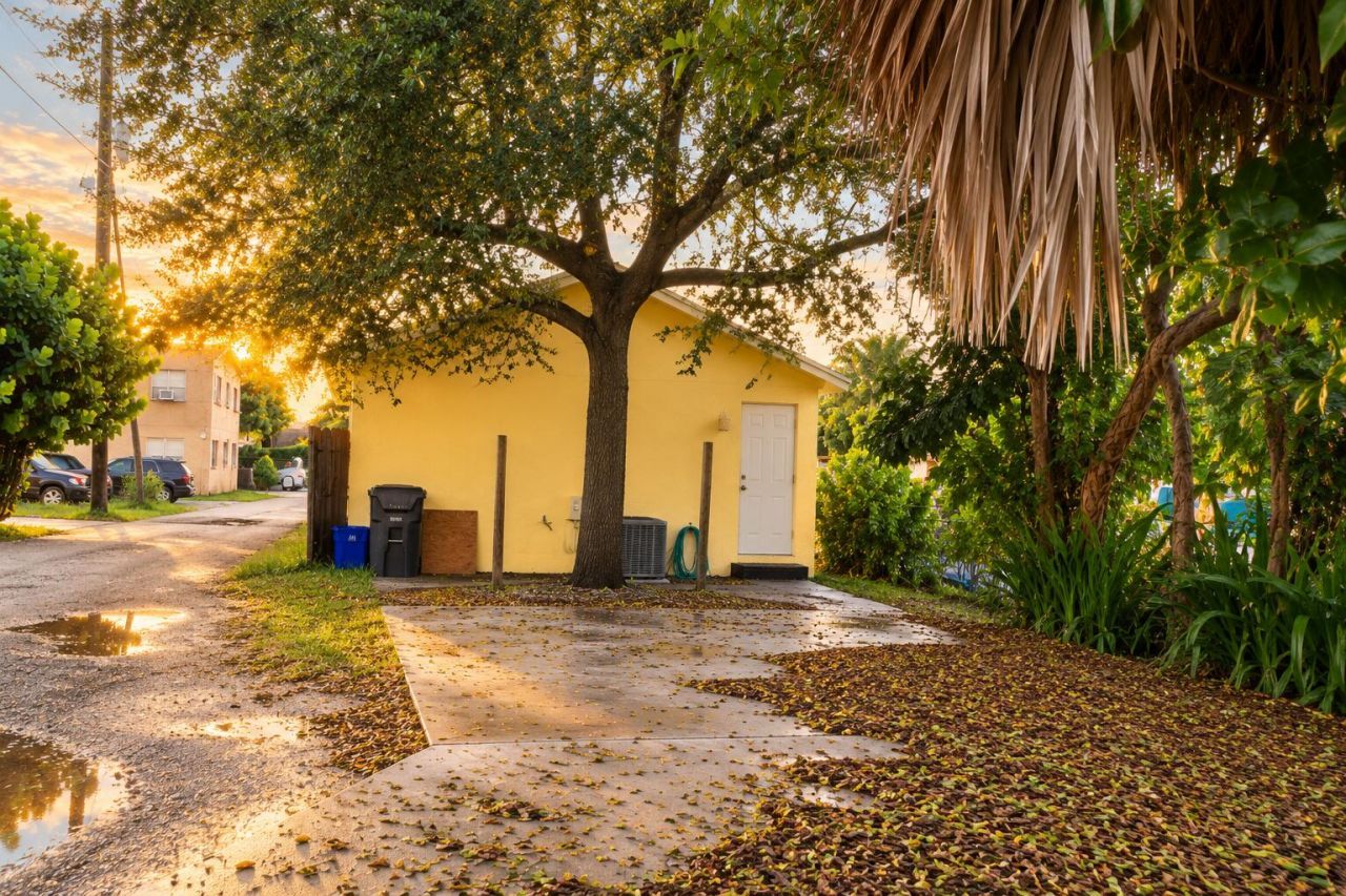 11 S D Street, Lake Worth Beach, FL 33460 Photo