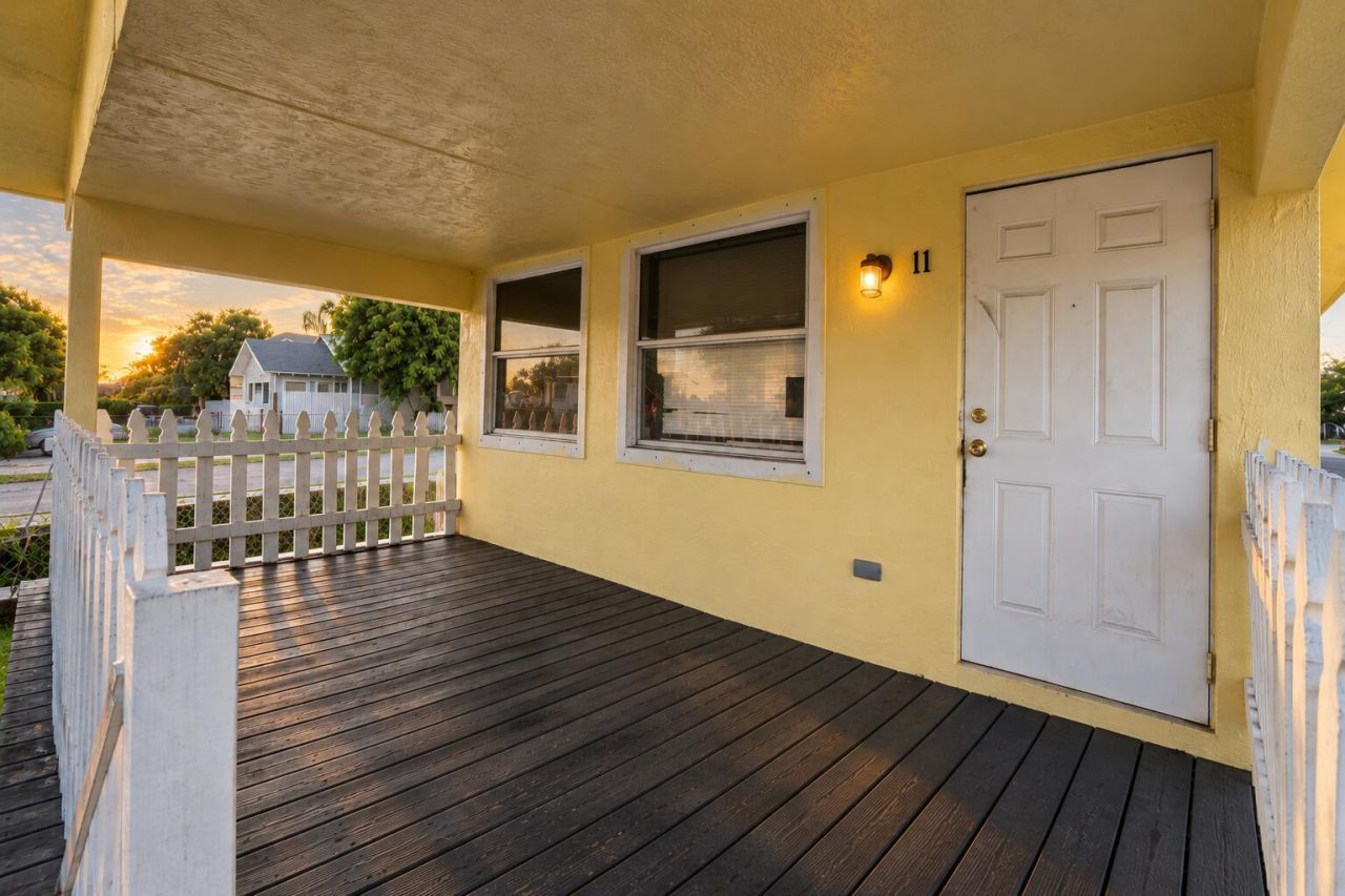 11 S D Street, Lake Worth Beach, FL 33460 Photo