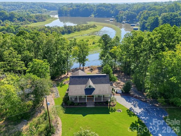 180 Duck Cove Road, Belmont, NC 28012