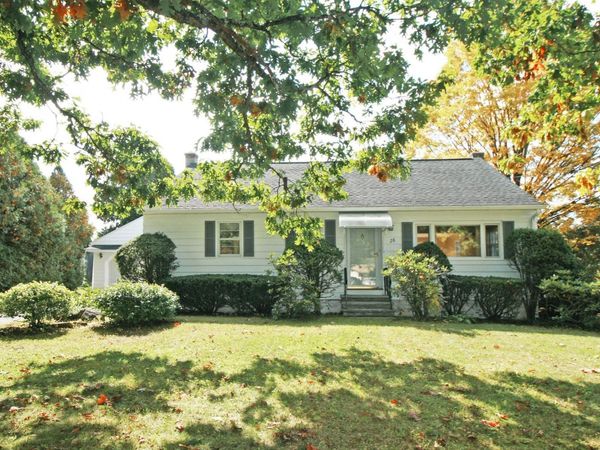28 South Street, Easthampton, MA 01027