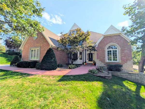 8436 Pflumm Circle, Lenexa, KS 66215