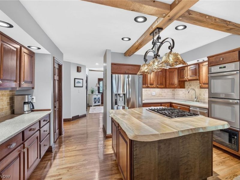 481 Lake of The Woods Boulevard, Akron, OH 44333 Photo 15