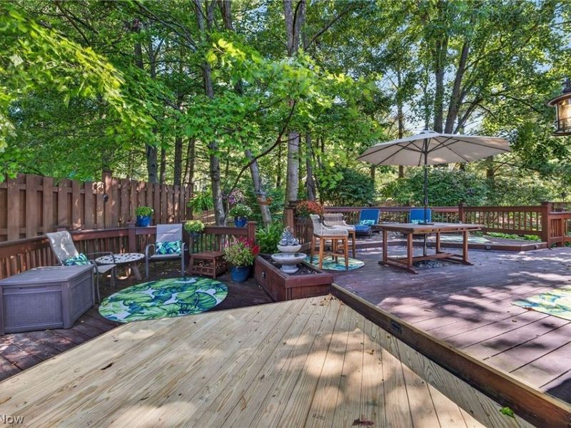 481 Lake of The Woods Boulevard, Akron, OH 44333 Photo 41
