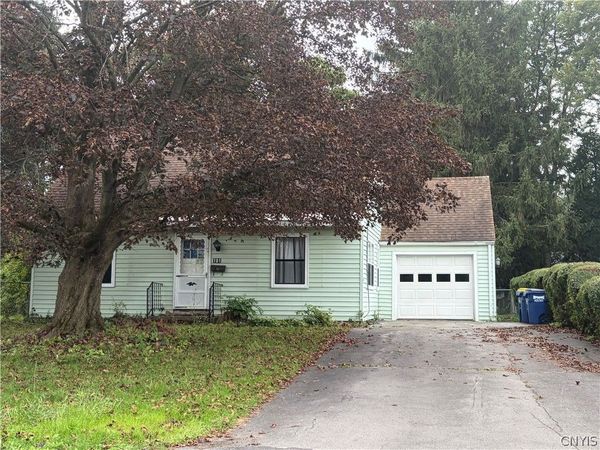 101 Arbordale Place , Camillus, NY 13219