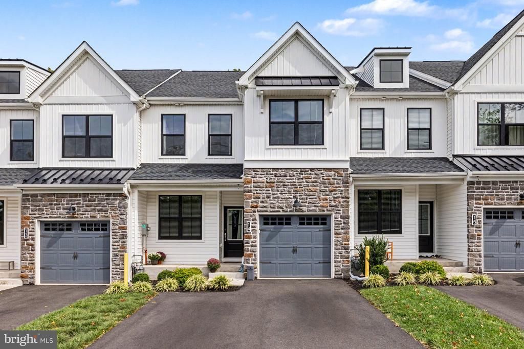 14 WHEATLEY WALK , LANSDALE, PA 19446