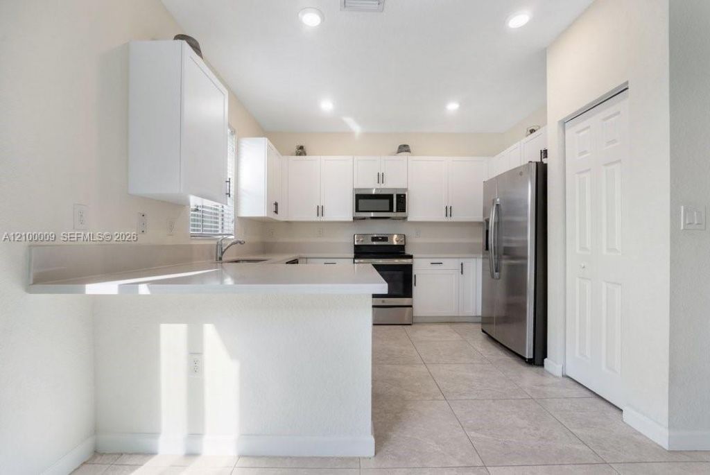 3412 W 106th St, Unit 3412, Hialeah, FL 33018 Photo