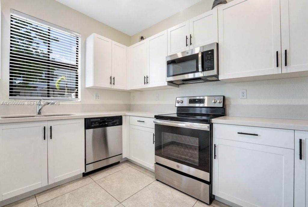 3412 W 106th St, Unit 3412, Hialeah, FL 33018 Photo