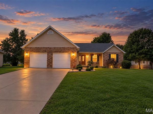 203 Kenrick Drive , Columbia, IL 62236