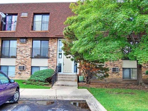 193 N Waters Edge Drive , Unit 101, Glendale Heights, IL 60139