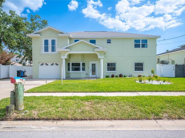 8704 BAY CREST LANE, TAMPA, FL 33615