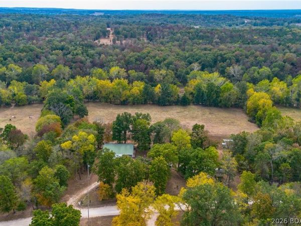 40 Barton School Road , Brumley, MO 65017
