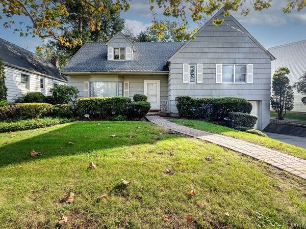 568 Donald Lane, Woodmere, NY 11598