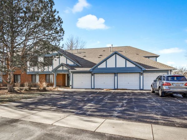 580 Cumberland Trail , Unit B6, Roselle, IL 60172