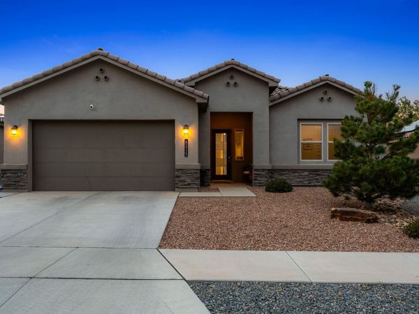 6215 Basil Place NW, Albuquerque, NM 87120