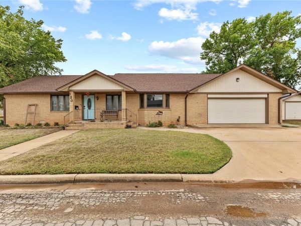 120 E Maple Street, Fairview, OK 73737