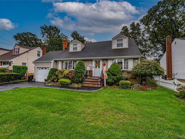 3884 Lincoln Street, Seaford, NY 11783