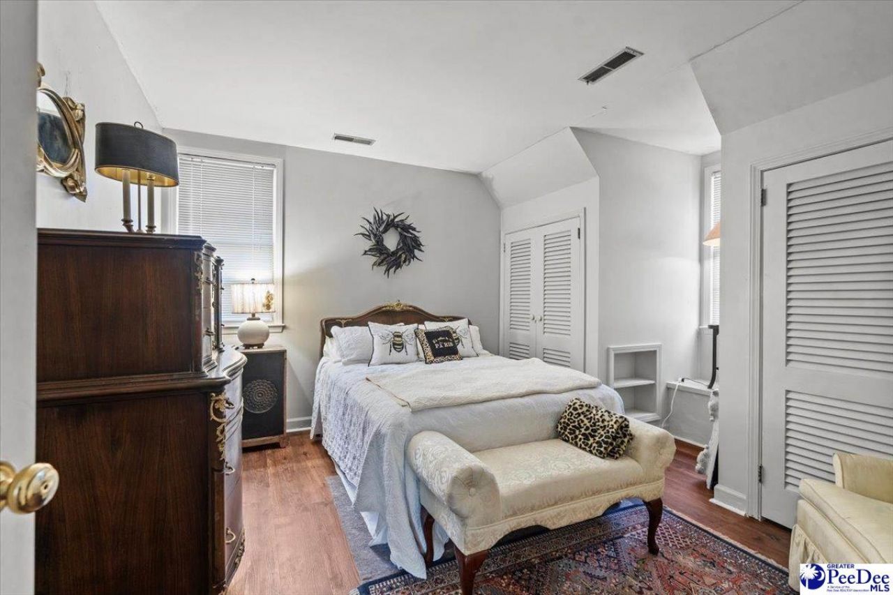 851 Park Ave. Photo 30