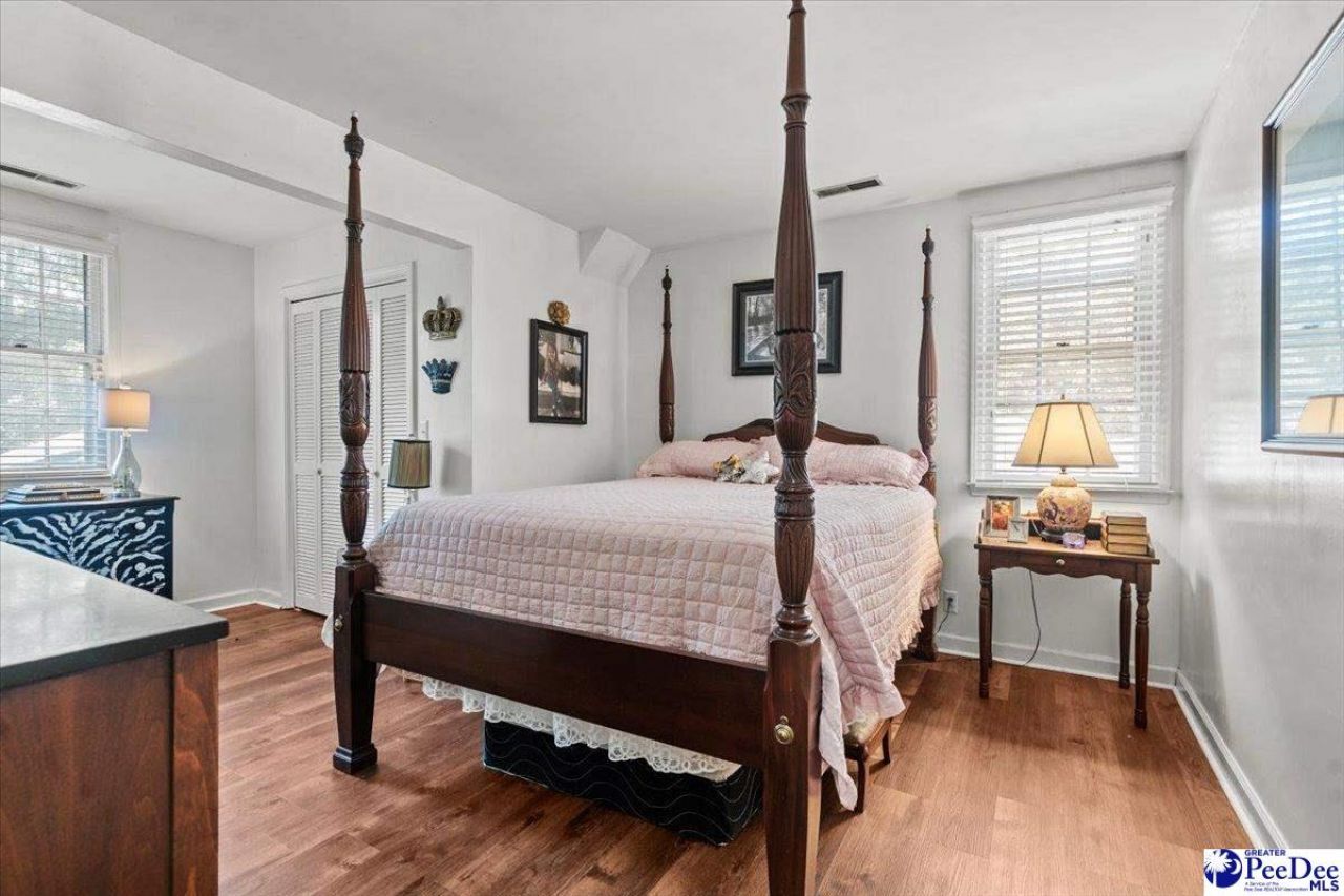 851 Park Ave. Photo 32