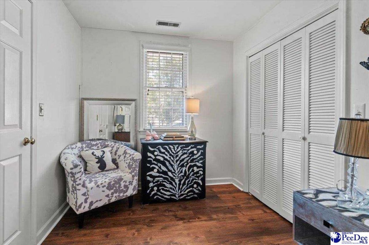 851 Park Ave. Photo 33