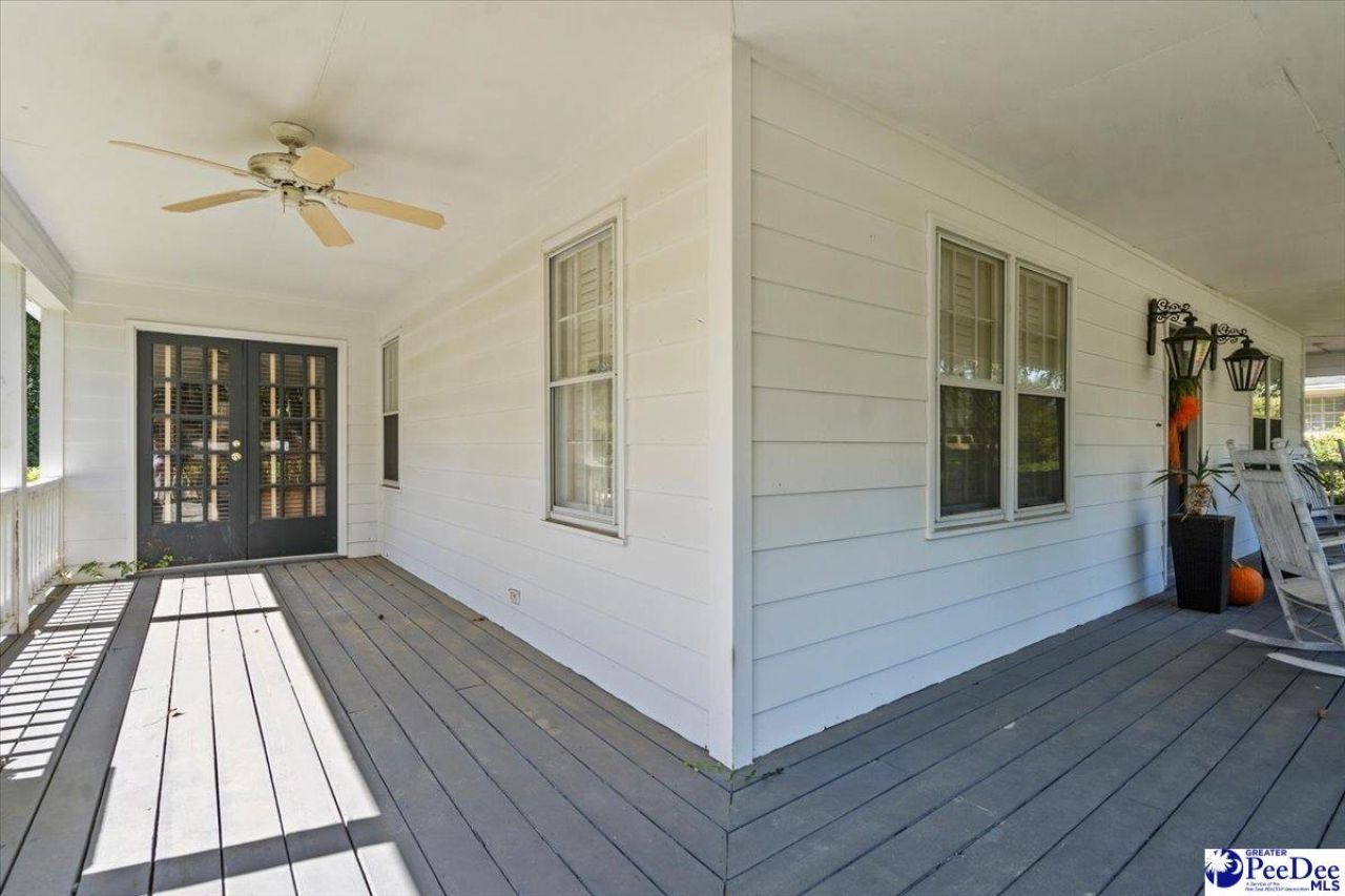 851 Park Ave. Photo 5