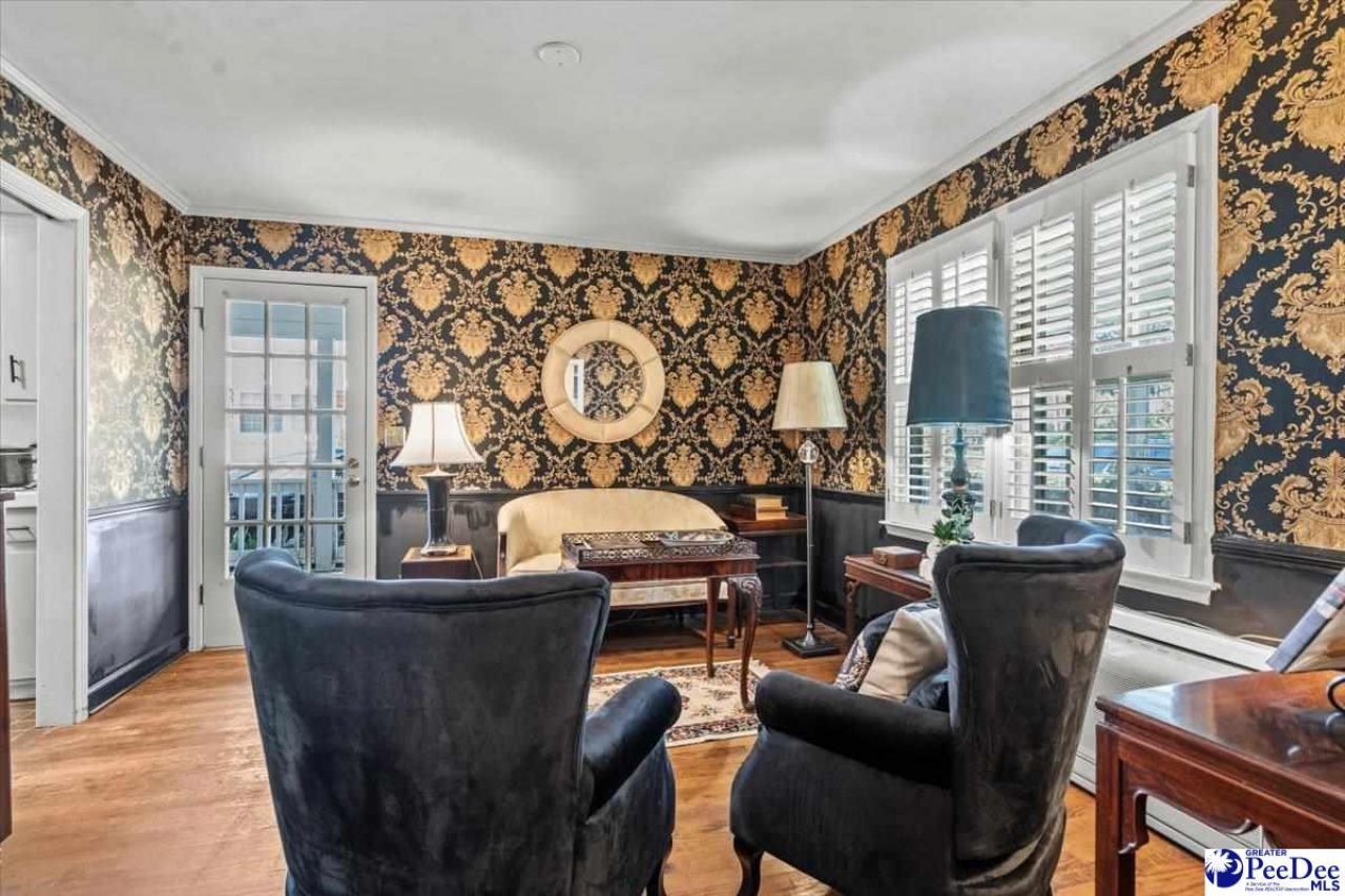 851 Park Ave. Photo 8