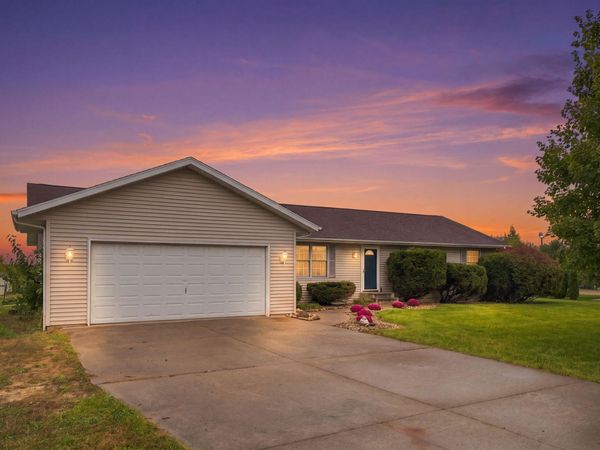 2767 Russell Road, Baroda, MI 49101