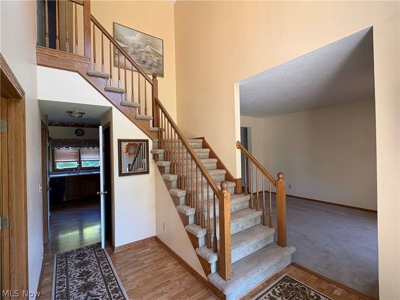 19457 Stony Point Drive, Strongsville, OH 44136 Photo 2