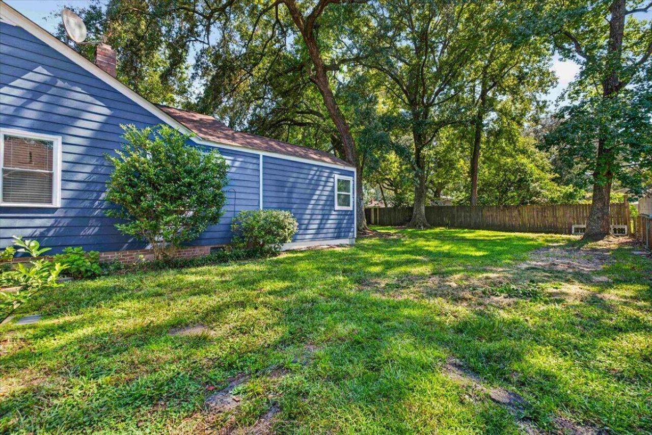 1167 Sherwood Street Photo 27