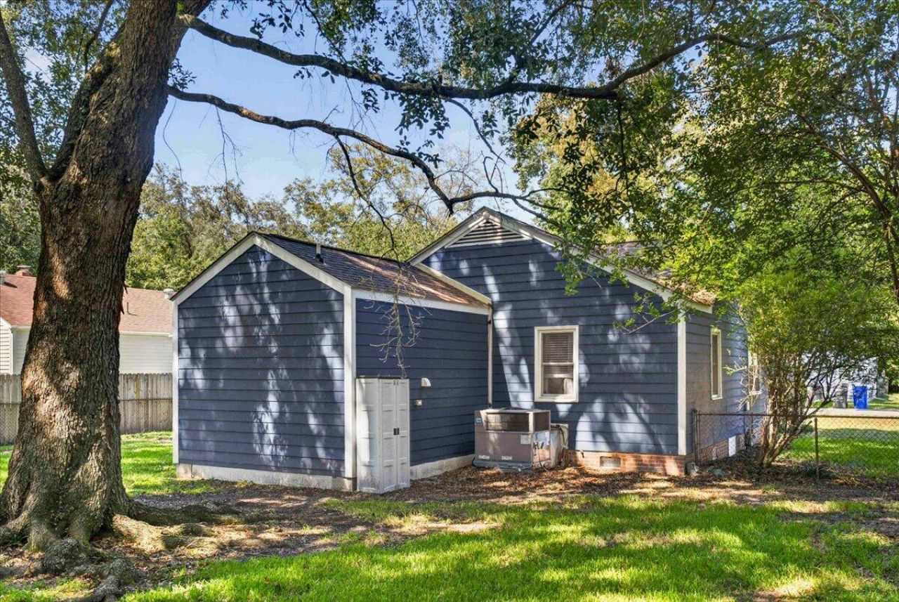1167 Sherwood Street Photo 30