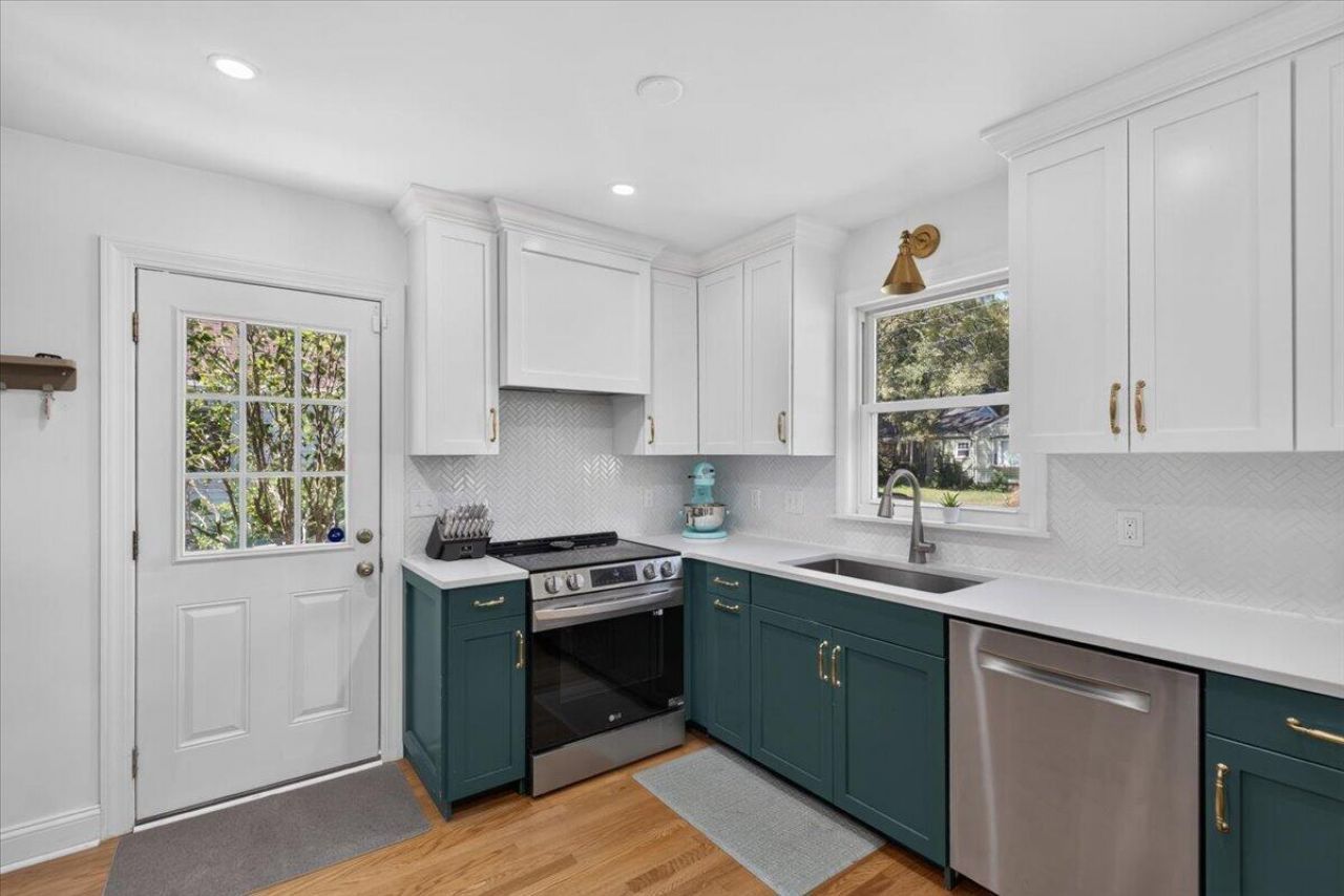 1167 Sherwood Street Photo 7